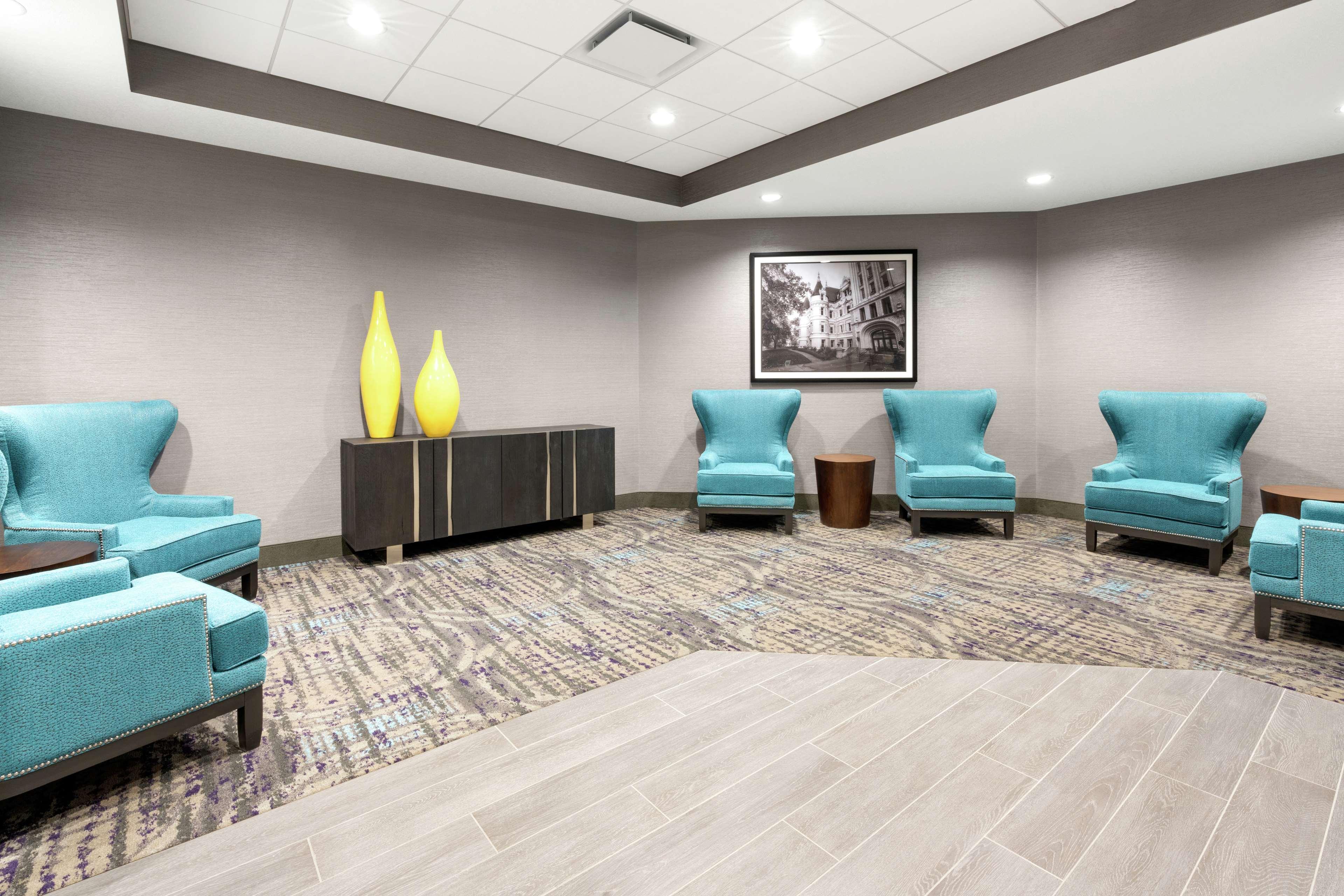 Hotel Hampton & Downtown-south 3*