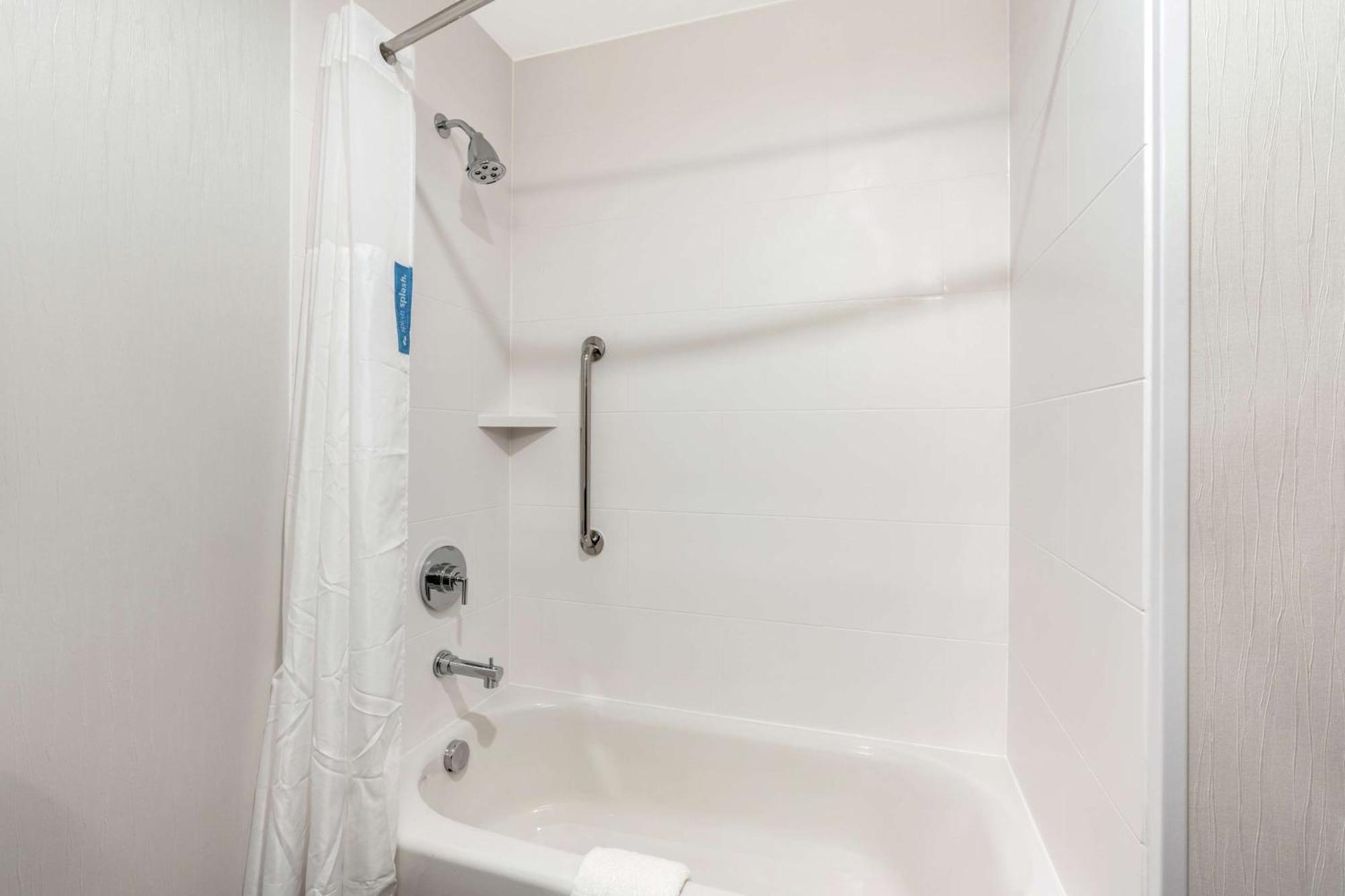 Hampton & Downtown-south 3*